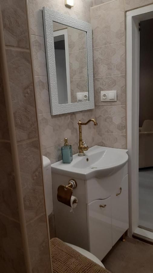 Glamour Apartman غيولا المظهر الخارجي الصورة